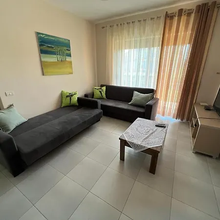 Miloen Gjiri I Lalzit Apartman *
