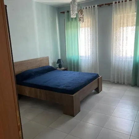 Miloen Gjiri I Lalzit Appartamento Durrës