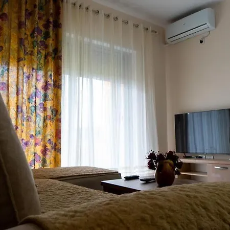 Miloen Gjiri I Lalzit Appartamento